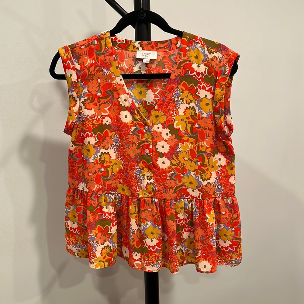 Loft Womens floral flowing blouse (xs)